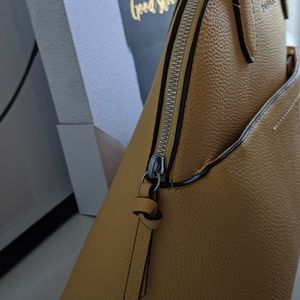 Tahari Bags - Tahari Hand Bag Tahari Bags - Tahari Hand Bag